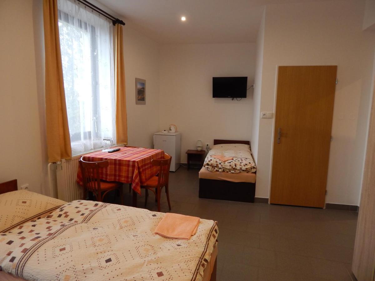 Penzion U Kasnych Mnísek pod Brdy Exterior foto